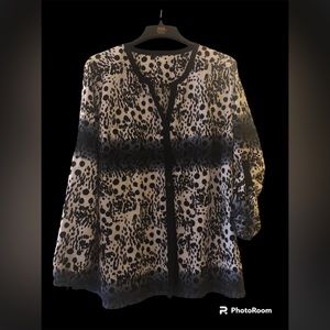 Elements black and white tunic blouse with up and down sleeve Size  XL.